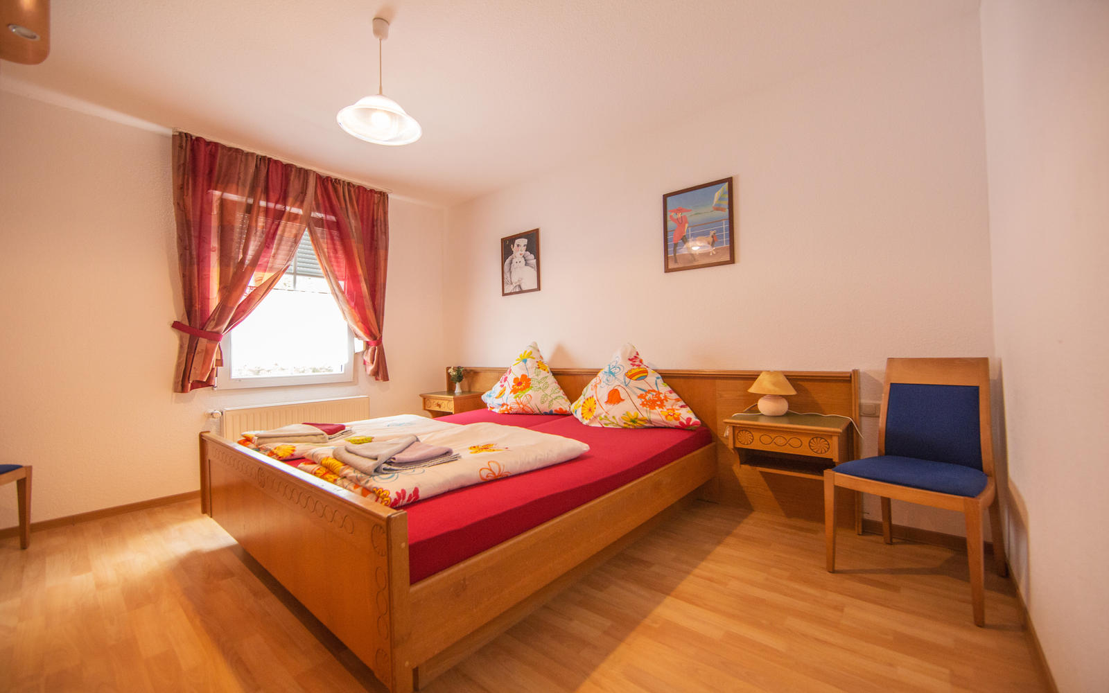 The beautiful Burghof guesthouse provide a comfortable stay in the district of Vicht von Stolberg. With us, you can relax and rest at a competitive price.
